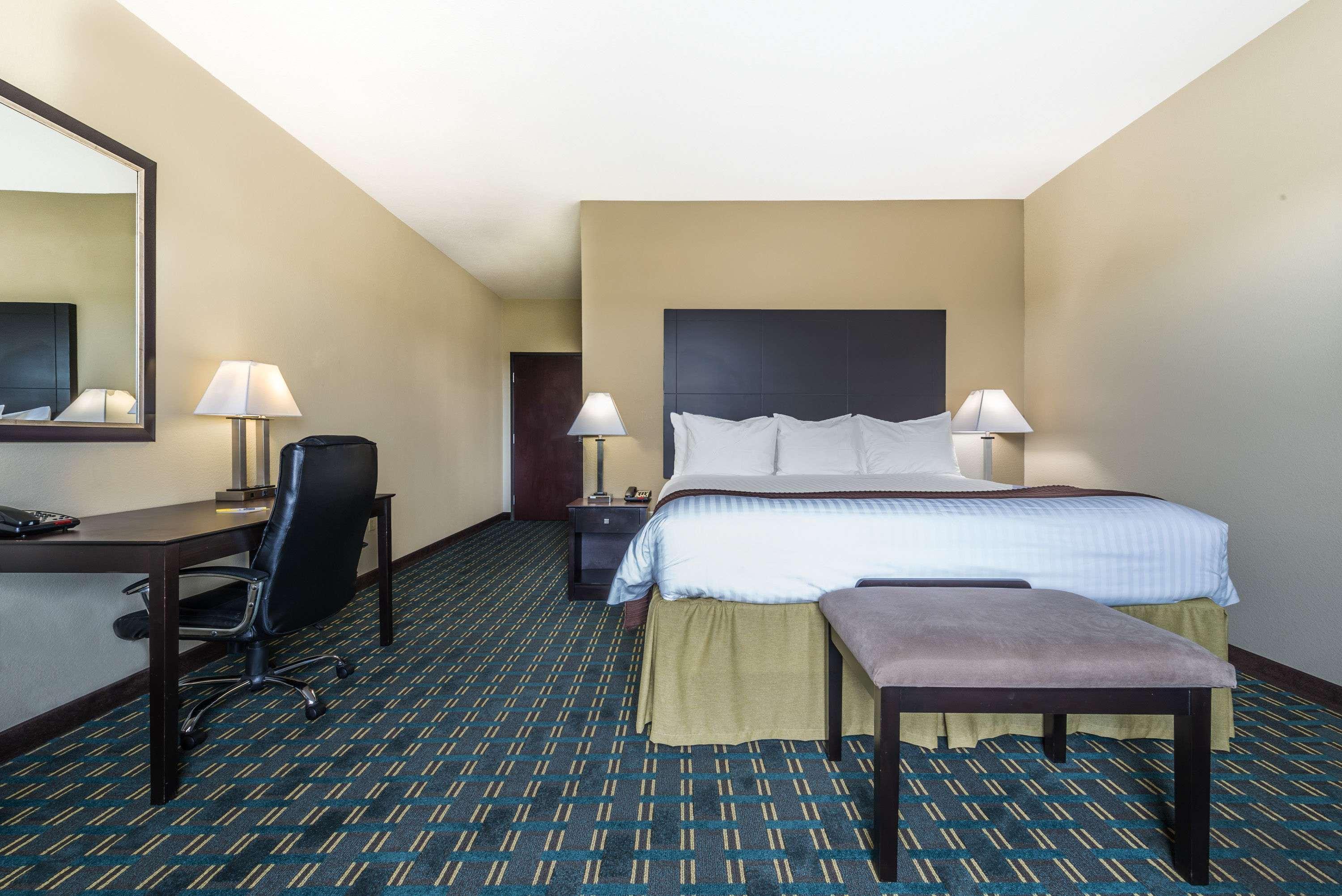 Days Inn & Suites By Wyndham Mineral Wells Buitenkant foto